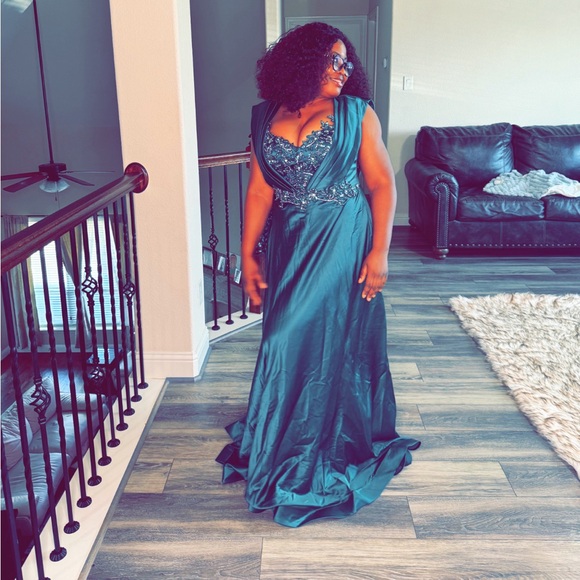 Imported off shoulder Satin maxi dress,green color,available in plus size only - Picture 1 of 4